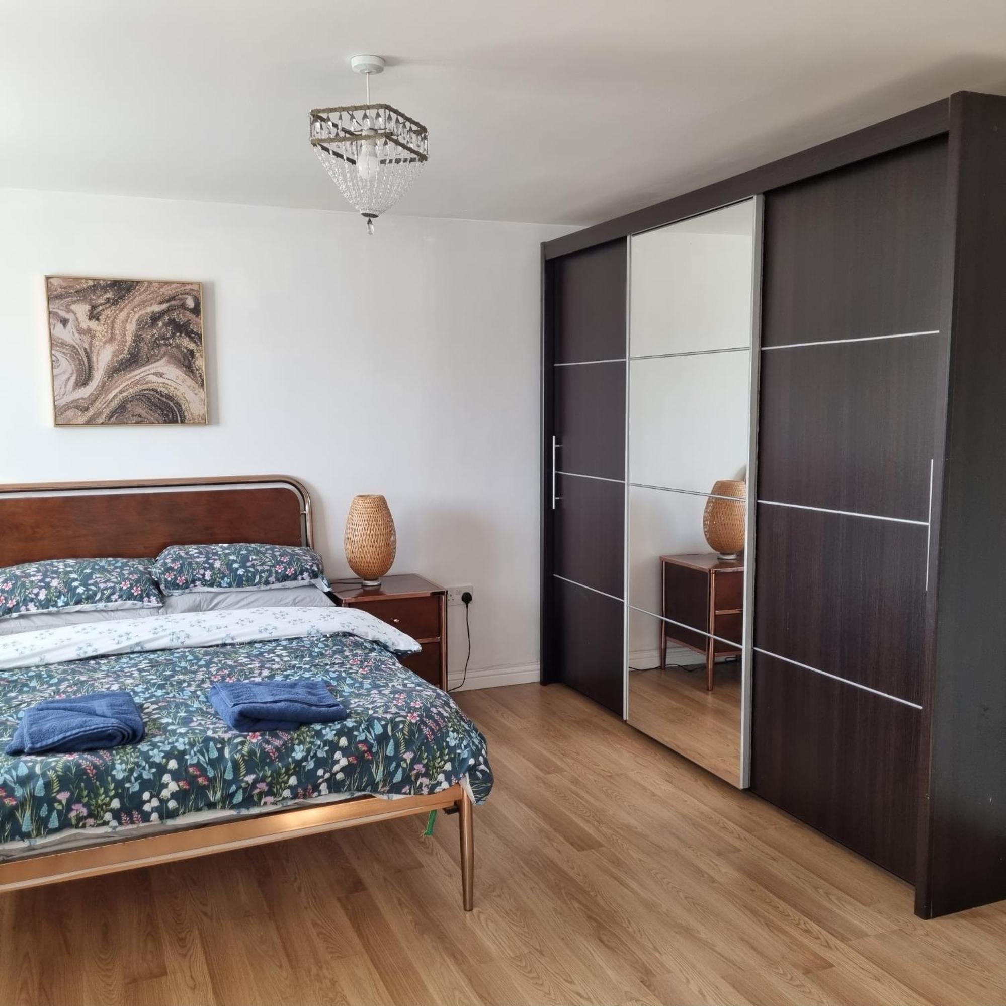 Sea Escape The Tardiis Beachfront Location Aberavon Beach Sea Views Driveway Parking Port Talbot Buitenkant foto