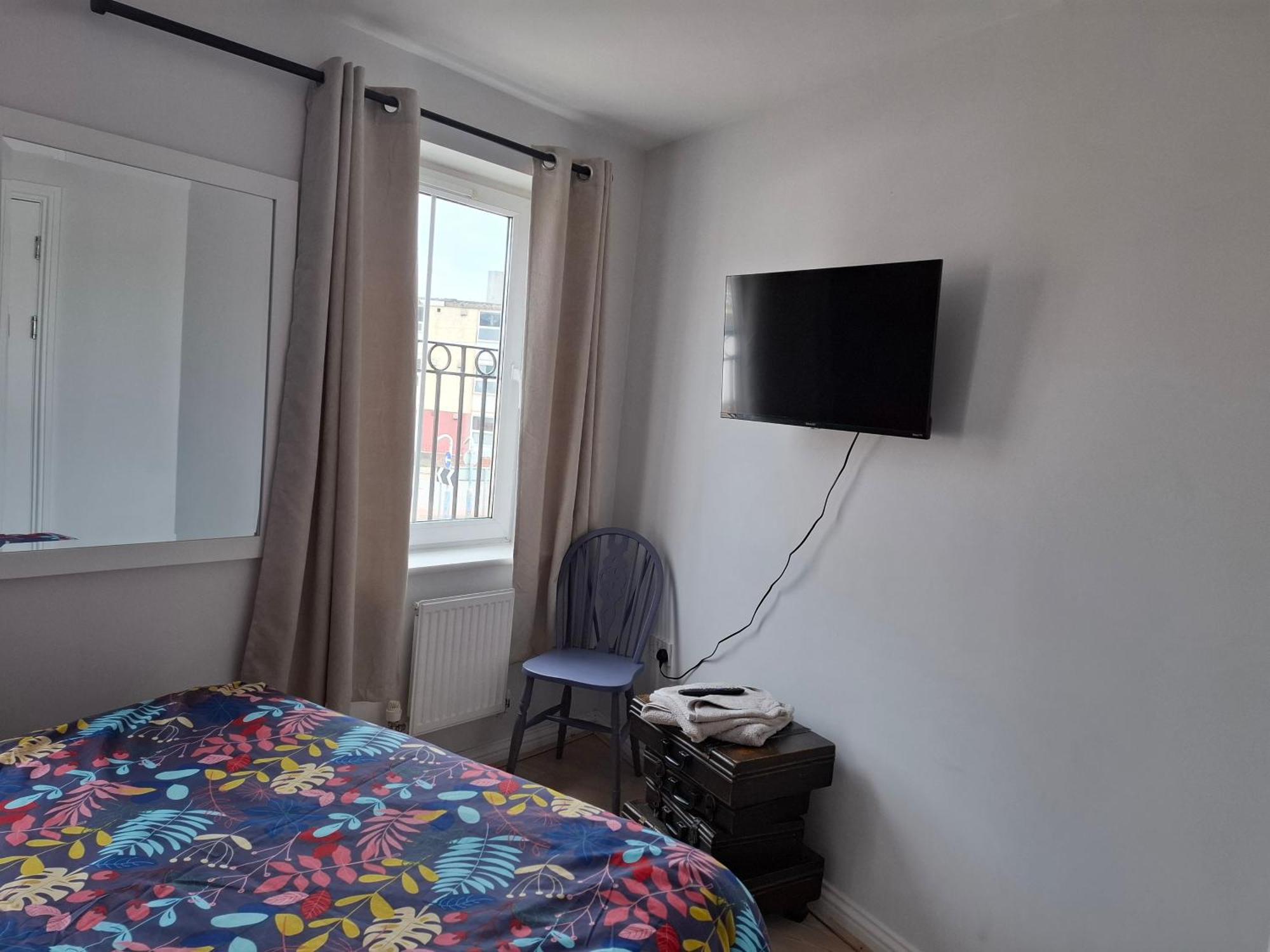 Sea Escape The Tardiis Beachfront Location Aberavon Beach Sea Views Driveway Parking Port Talbot Buitenkant foto